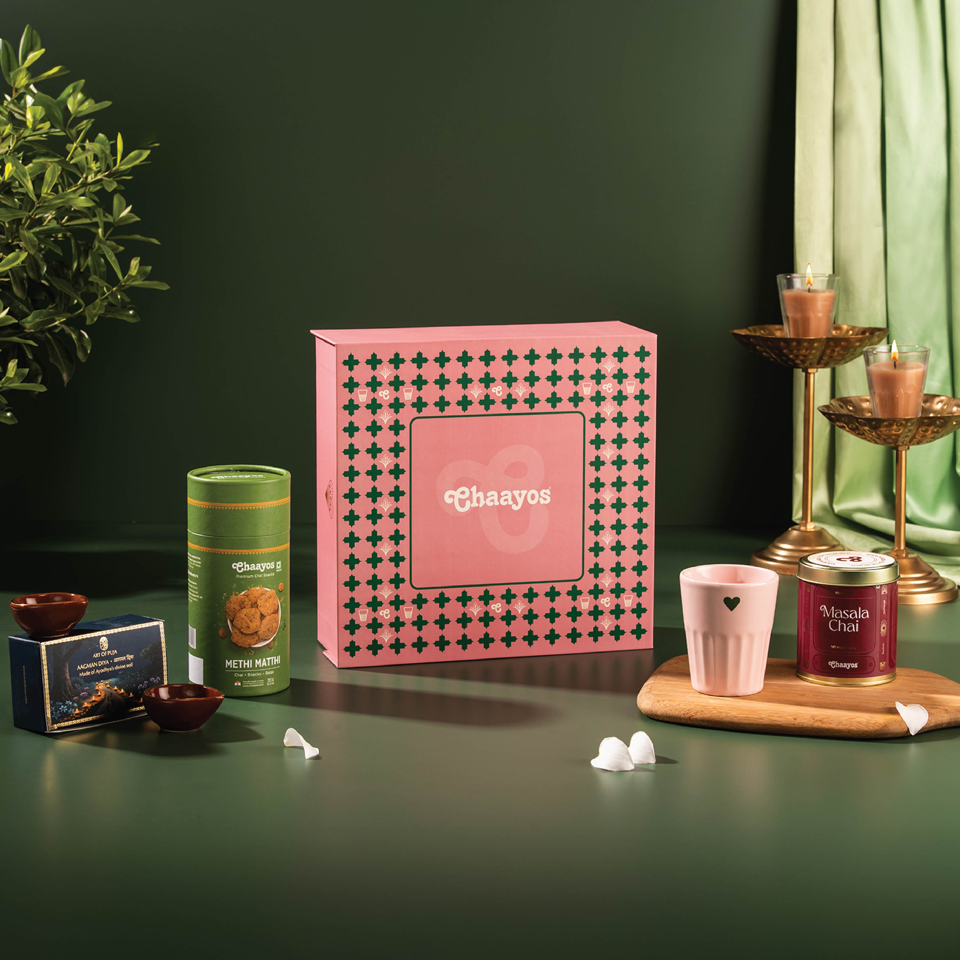 Chaayos Divine Diwali Gift Box | Diwali gift Hamper with Chai Tin Box, Ceramic Cup, Set of 2 Diyas, Methi Mathri for Family & Friends | Premium Diwali Gift Hamper